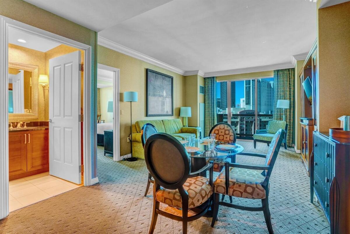 Mgm 1br 7th Floor Strip View, Balcony Apartamento