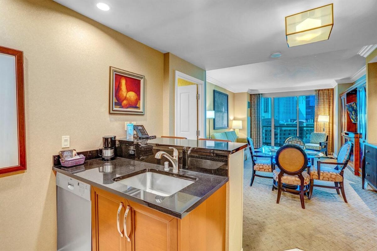 Mgm 1br 7th Floor Strip View, Balcony Apartamento *